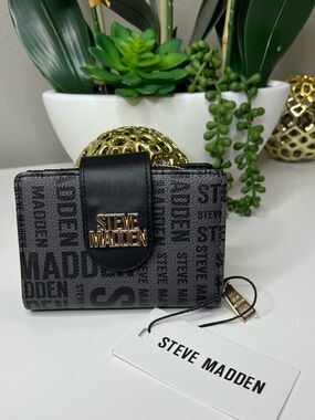 Steve Madden Gray Logo Compact Wallet with Black Snap